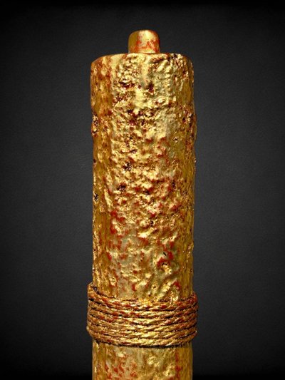Maetate En Bois Sculpté Figurant Un Kakémono Roulé - Période Edo (1603 - 1868).