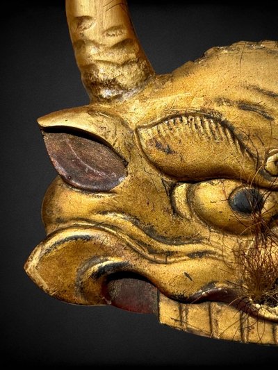 Maetate En Bois Sculpté Figurant Un Visage Grimaçant D’ Oni - Période Edo (1603 - 1868).