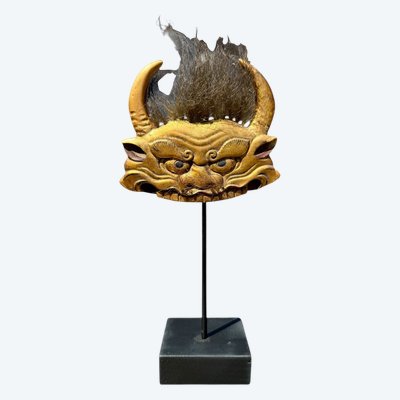 Maetate En Bois Sculpté Figurant Un Visage Grimaçant D’ Oni - Période Edo (1603 - 1868).
