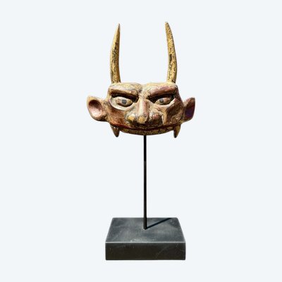 Maetate En Bois Sculpté Figurant Une Tête Oni - Période Edo (1603 - 1868).