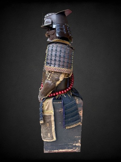 Armatura completa da samurai, rarissimo tipo Kabuto Saiga - periodo Edo (1603 - 1868).