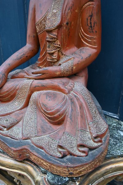 importante statue de Boudha en laque rouge XIX