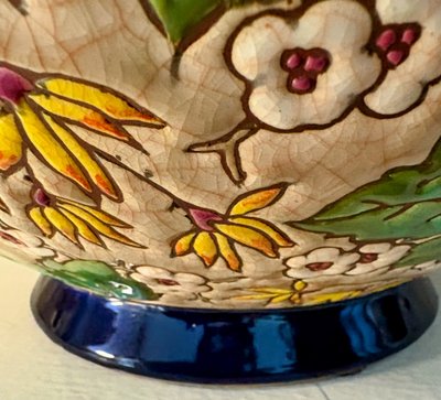 Emaillierte Blumenvase aus Longwy - Einzelstück signiert M. P. Chevallier, Januar 1943