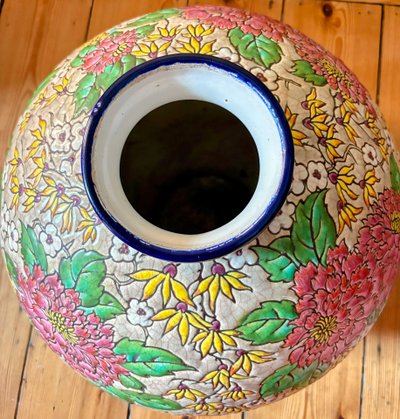 Emaillierte Blumenvase aus Longwy - Einzelstück signiert M. P. Chevallier, Januar 1943