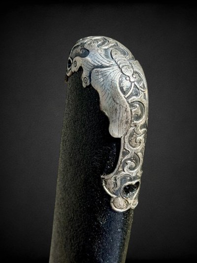 Japanese Katana sword, attributed to Toshikazu, with NBTHK certificate - late Edo (19th century).