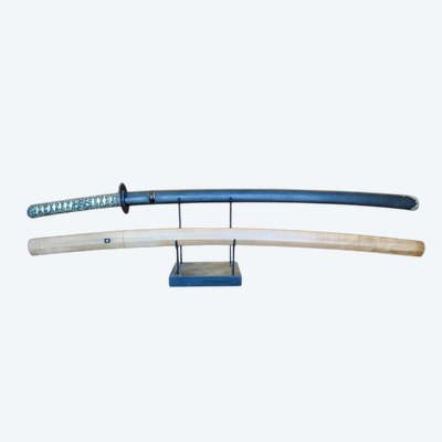 Japanese Katana sword, attributed to Toshikazu, with NBTHK certificate - late Edo (19th century).