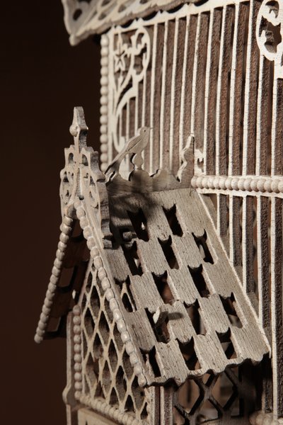   Cage à oiseaux rare, art populaire, ajourée, style continental, vers 1920.