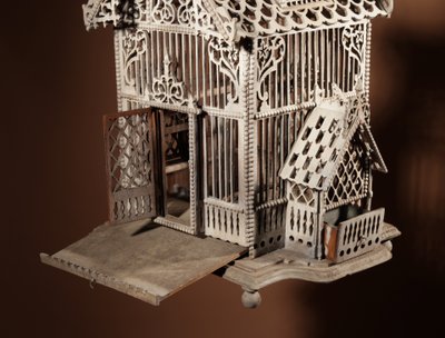   Cage à oiseaux rare, art populaire, ajourée, style continental, vers 1920.