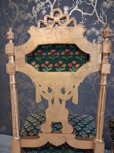 Coppia di sedie in legno dorato stile Luigi XVI XIX