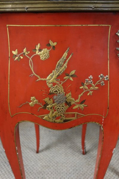 chevets en laque de style louis XV