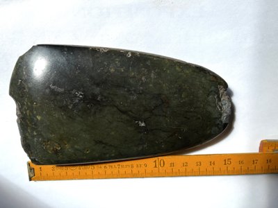 Ascia in pietra levigata, Neolitico, 3000 a.C.