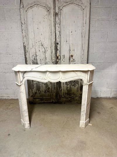 Cheminée pompadour en marbre 19e siècle 