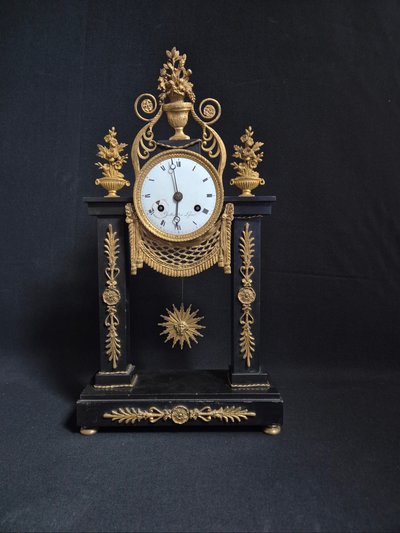 pendule portique marbre et bronze doré époque empire