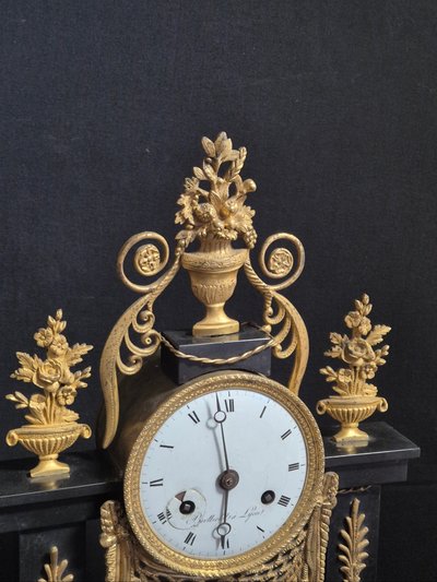pendule portique marbre et bronze doré époque empire