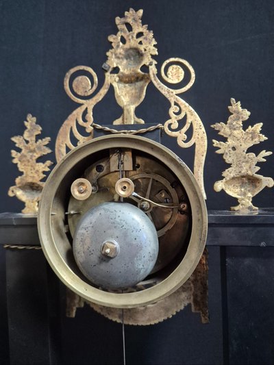 pendule portique marbre et bronze doré époque empire