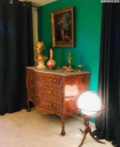 Cassettone napoletano intarsiato di epoca LOUIS XV. Periodo della Reggenza