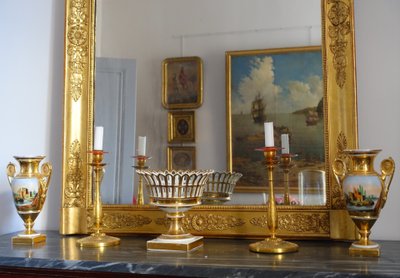 An Empire-period gilt and gold Paris porcelain openwork bowl - Restoration period