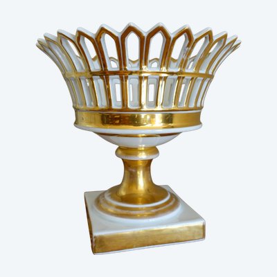 An Empire-period gilt and gold Paris porcelain openwork bowl - Restoration period