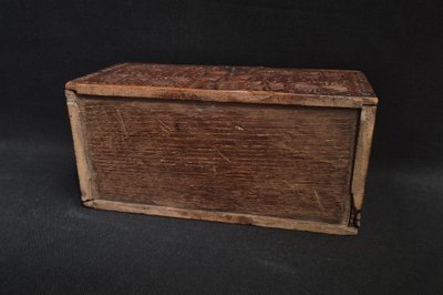 coffret de dentelière En Noyer Sculpté Art Populaire