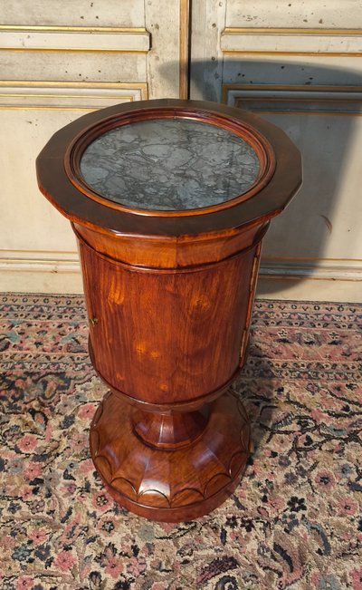 Somno en acajou de forme coquetier 19 ème 
