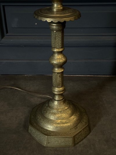 Lampada da terra orientale in ottone, inizio XX secolo
