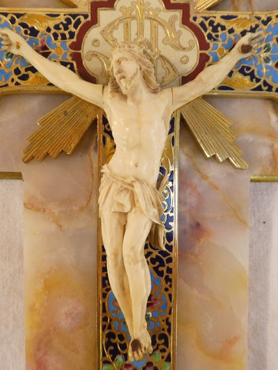 LARGE CRUCIFIX wall-mounted BENITIER in onyx and cloisonné gilt bronze 19th century