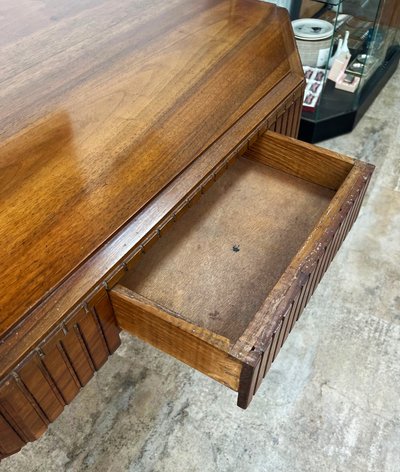 ART DECO writing table / small desk in walnut