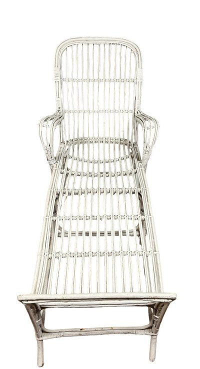 Transat ou chaise longue Vintage en rotin laqué blanc 1960's 