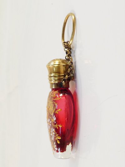 SALE o boccetta per profumo in vetro smaltato rosso, fine XIX secolo
