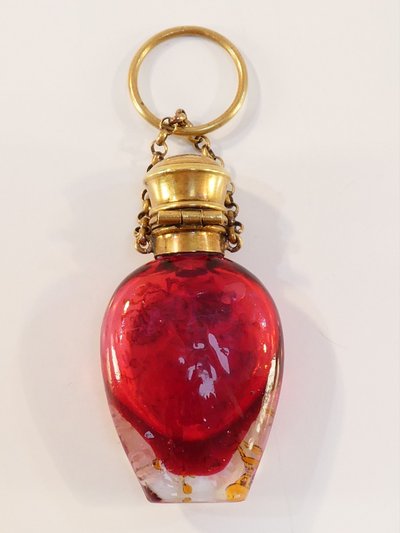 SALE o boccetta per profumo in vetro smaltato rosso, fine XIX secolo