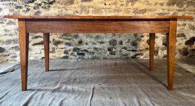 Country table in cherry and oak