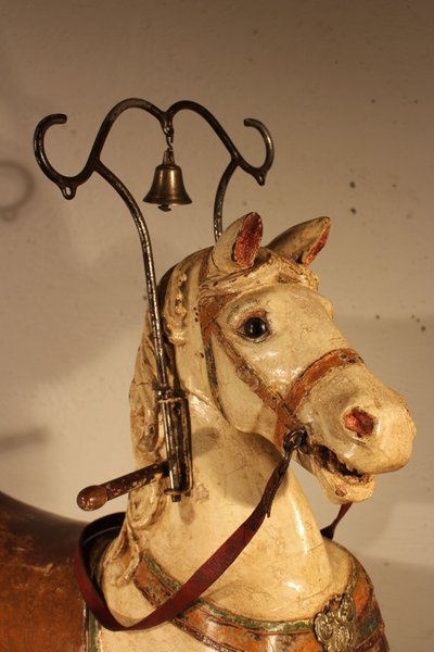 Karussellpferd aus dem 19. Jahrhundert