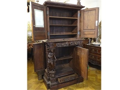 Flämischer Renaissance-Eichenschrank mit geschnitzten Karyatidenplatten, Cluny, 16. Jahrhundert