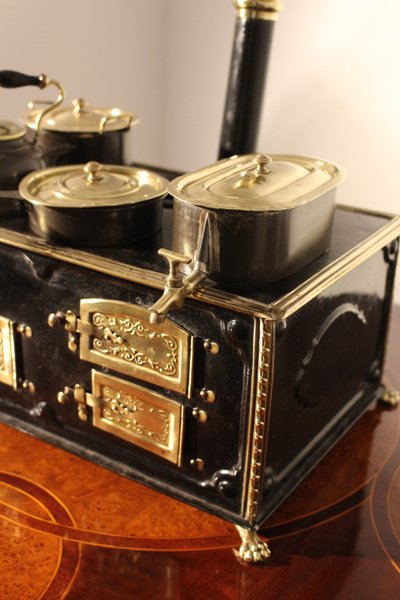 Cuisinière d'enfant