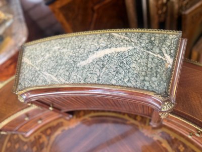 Schreibtisch im Louis XVI-Stil aus den Werkstätten von L. Bettenfeld, Paris