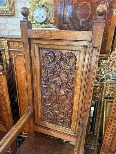 SET OF RENAISSANCE ARMCHAIRS AND CHAIRS