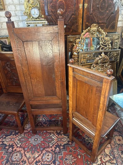 SET OF RENAISSANCE ARMCHAIRS AND CHAIRS