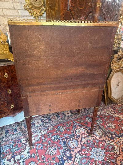 BONHEUR DU JOUR FORMANT ECRITOIRE EPOQUE LOUIS XVI
