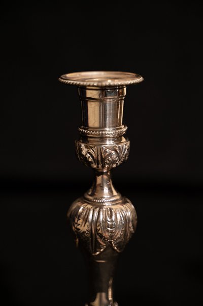 Pair of Louis XVI style silver-plated candlesticks / torches