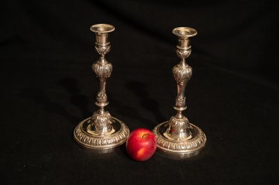 Pair of Louis XVI style silver-plated candlesticks / torches
