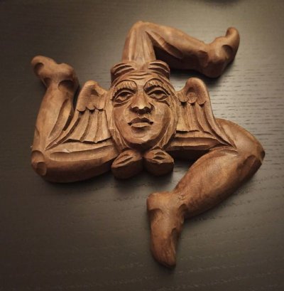 Triskèle, trinacria, tête de méduse