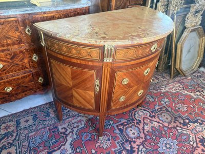 COMMODE DEMI LUNE DE STYLE LOUIS XVI