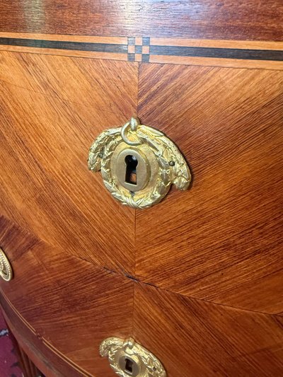 COMMODE DEMI LUNE DE STYLE LOUIS XVI