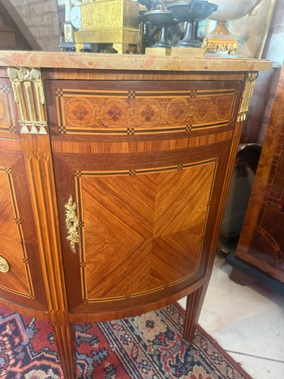 COMMODE DEMI LUNE DE STYLE LOUIS XVI