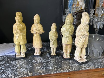 Statua funeraria in ceramica dalla Cina, periodo Sui (581-618) - dinastia Tang - N° 5