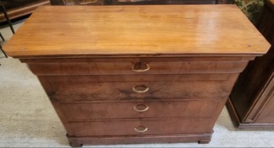 commode a doucine époque Louis Philippe en noyer 