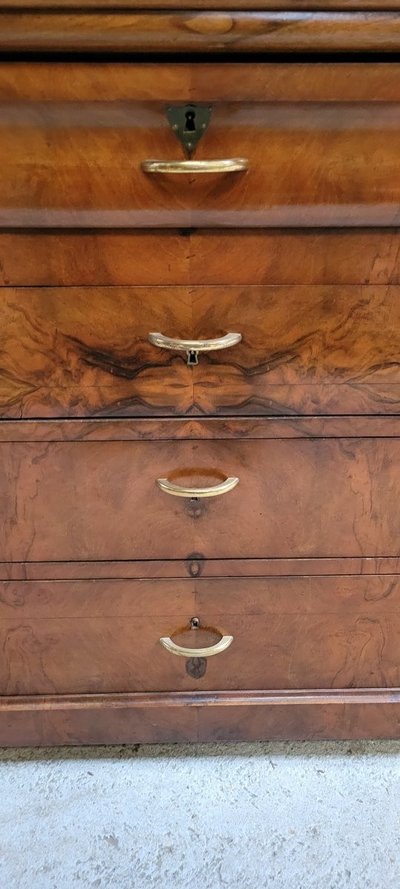 commode a doucine époque Louis Philippe en noyer 