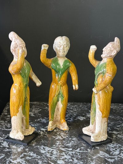 Set di statuette di tre sposi Ceramica cinese Periodo Tang (618-907) dinastia