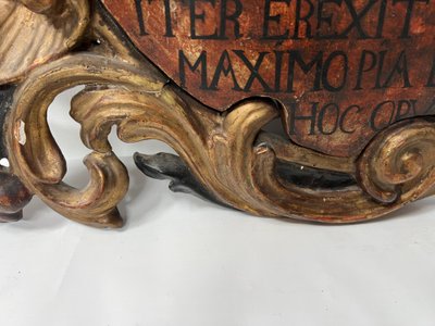 Panneau a encadrement en bois sculpté patiné XVIII siècle