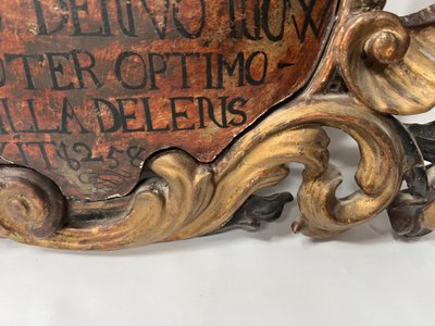 Panneau a encadrement en bois sculpté patiné XVIII siècle